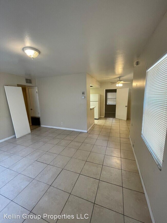 Foto del edificio - 3 br, 3 bath House - 1308 E Poinsettia Ave