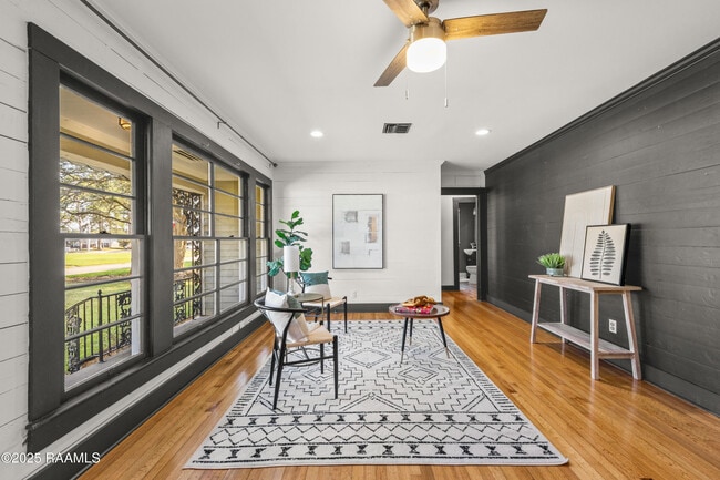 Building Photo - 107 Acadian Dr