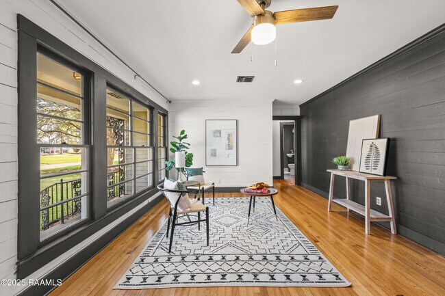 Foto del edificio - 107 Acadian Dr