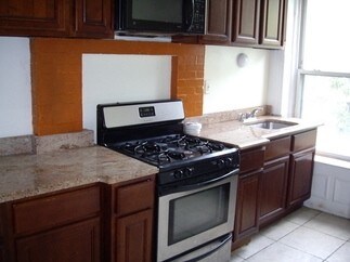 Building Photo - 49 Hart St