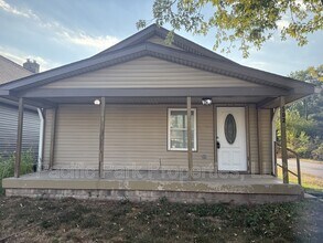Building Photo - 502 S Holmes Ave