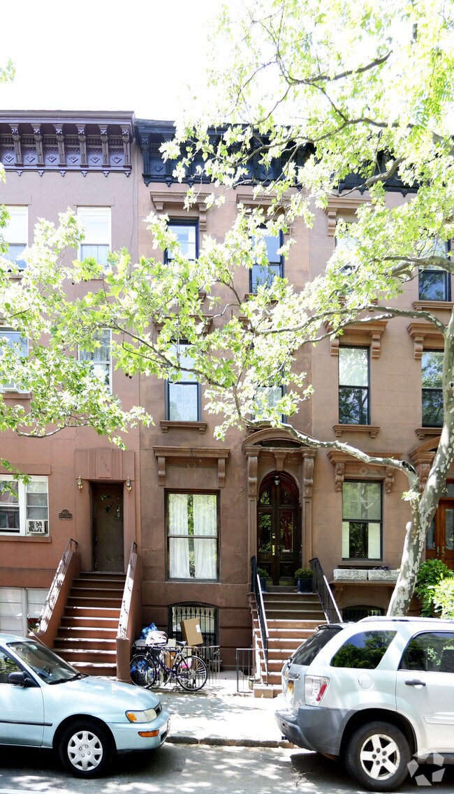 Building Photo - 414 Clinton St