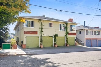 Building Photo - 866 Erie St