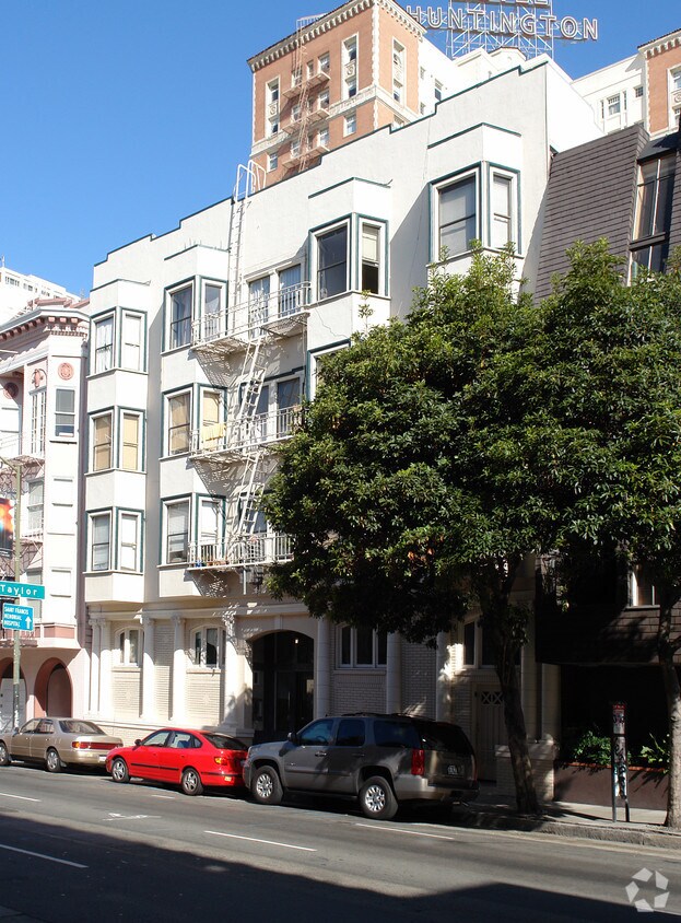 Building Photo - 950 Pine St