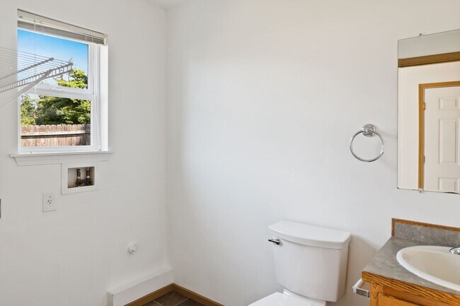 Foto del edificio - 760 NW Paragon Pl