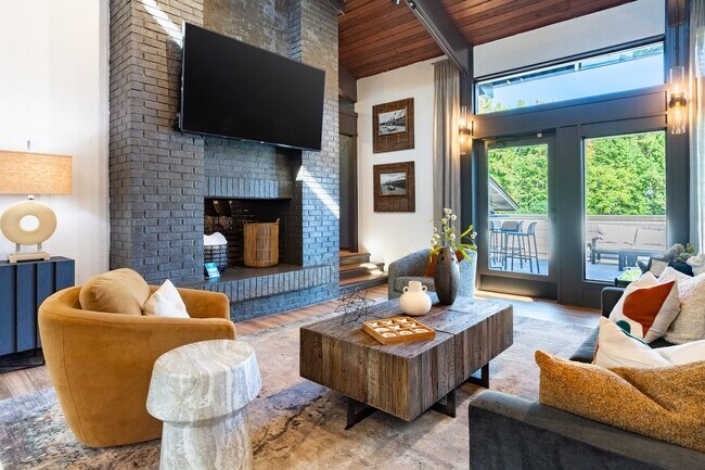 Foto del edificio - Yester Oaks Apartments