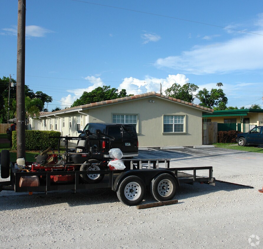 Foto del edificio - 212-216 SW 20th St