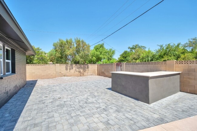 Foto del edificio - Remodeled 5-Bedroom Tempe Home with Private Pool, Large Yard & Garage Near ASU