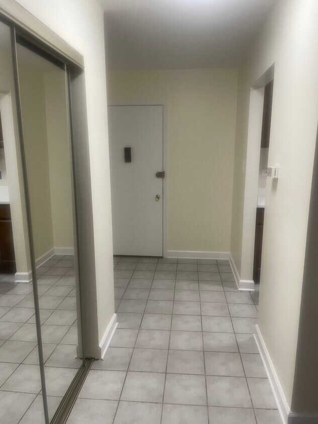 Foto principal - 8923 Knight Ave