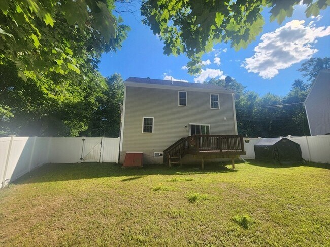 Building Photo - 105 Sanborn St