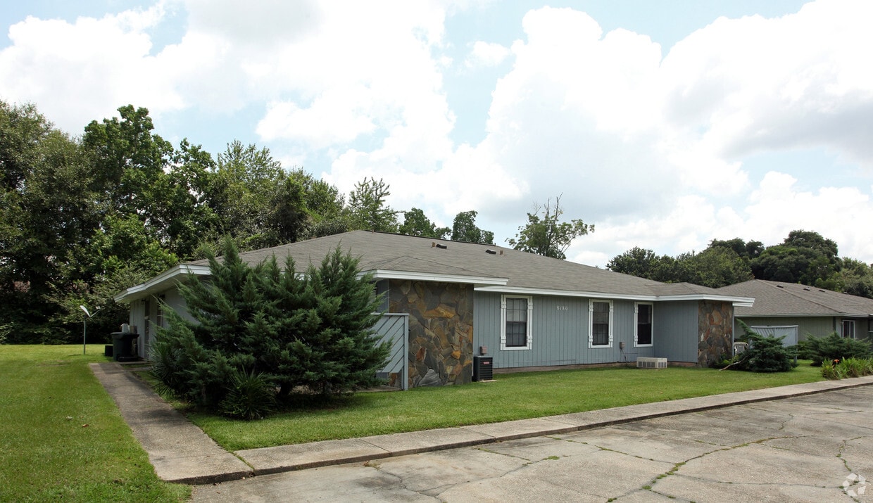 Primary Photo - 8180 Stonebrook Dr