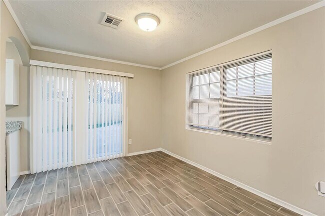 Building Photo - 3025 SW 61st St