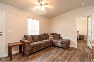 Building Photo - 3114 Shady Creek Ln