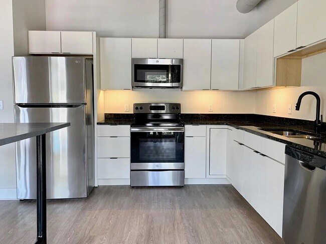 Foto del edificio - 708 Wealthy St SE