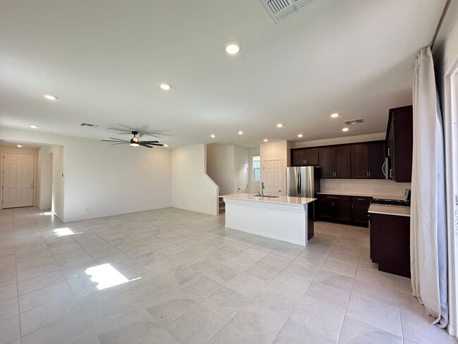 Foto del edificio - Decatur & Cactus