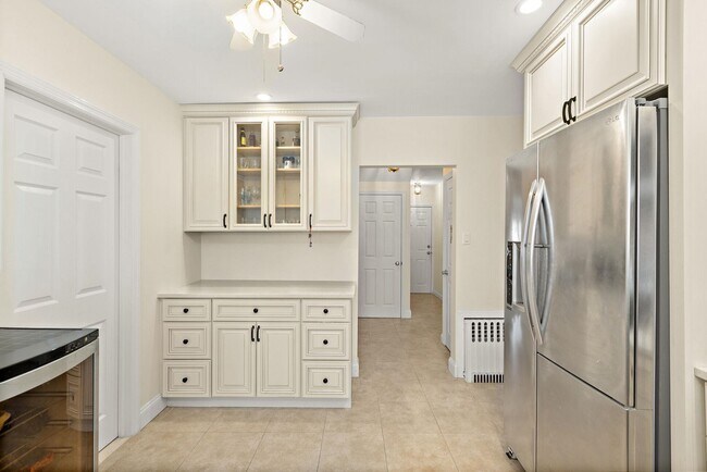 Foto del edificio - 97 Riverview Ave