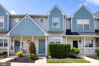 Building Photo - 1010 Hillsboro Ct