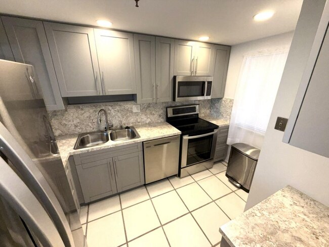 Foto del edificio - 2788 Tennis Club Dr