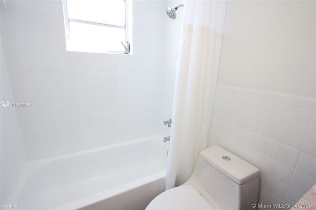 Building Photo - 1 br, 1 bath  - 435 NE 23rd St