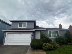 Building Photo - 21130 Aspen Ave