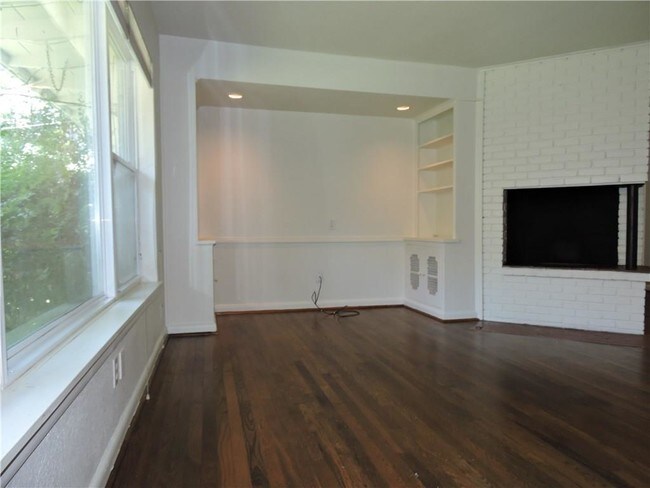 Building Photo - 6419 Del Norte Ln