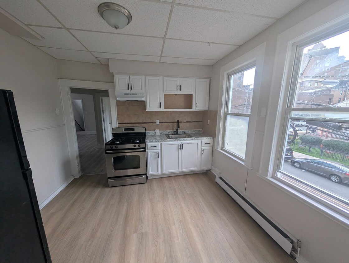 Photo - 195 Lehigh Ave