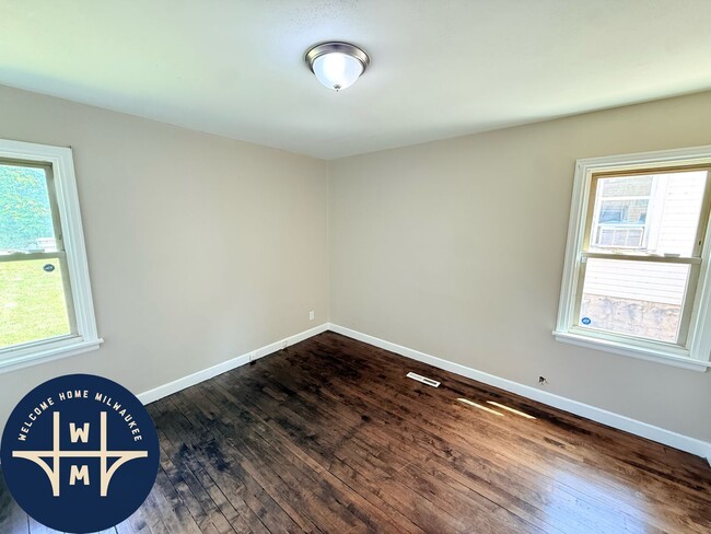 Building Photo - 4634 N 39th St
