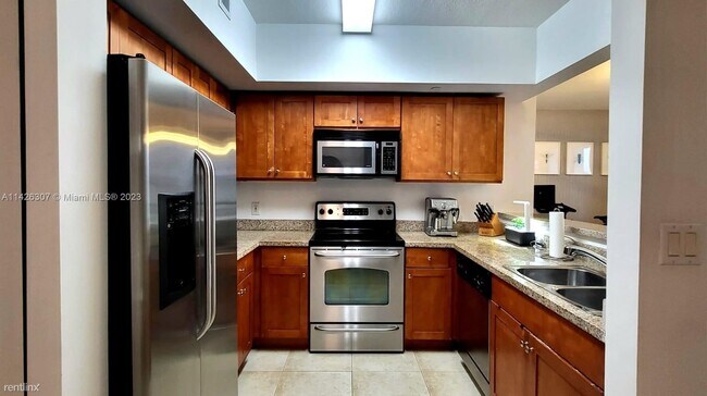 Building Photo - 2 br, 2 bath House - 1723 SW 2nd Ave Apt 1007