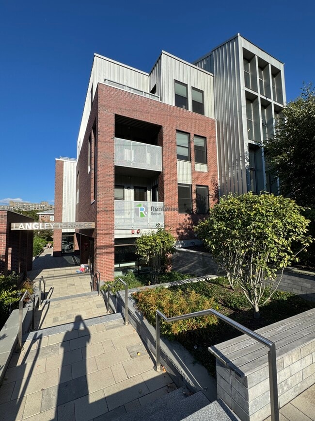 Building Photo - 400 Langley Rd