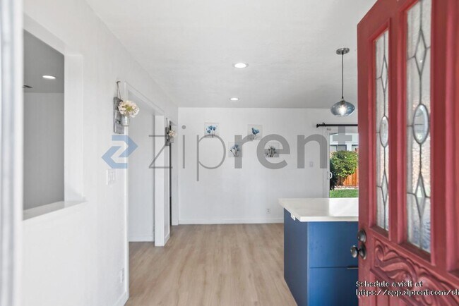 Foto del edificio - 38440 Farwell Dr