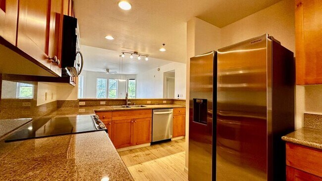 Building Photo - 520 Lunalilo Home Road