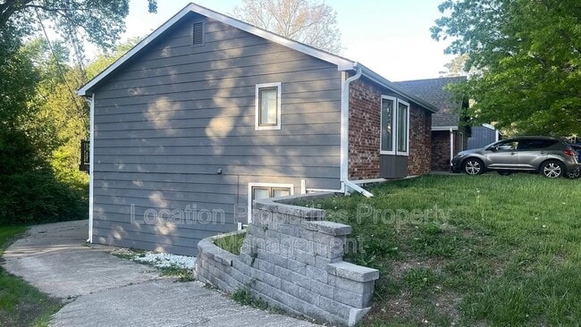 Foto del edificio - 2824 University Dr