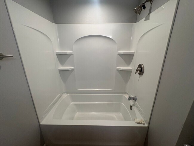 Foto del edificio - Fully renovated unit with all new everything