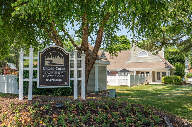 Entrance - Cross Creek Apartments