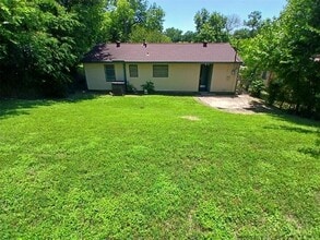 Building Photo - 2557 Talco Dr