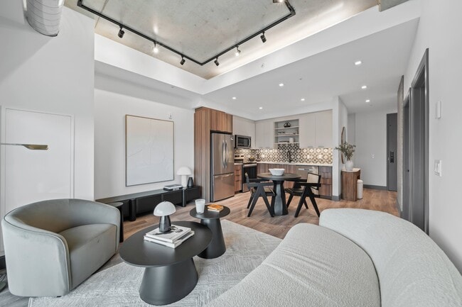 Building Photo - Damask