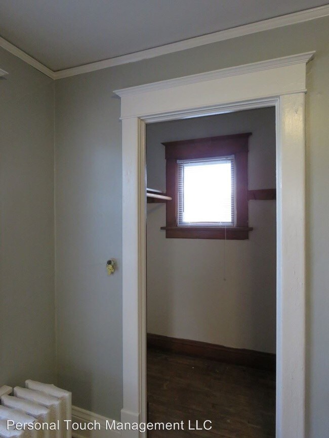 Building Photo - 728 8th St N