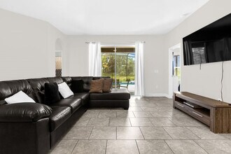 Building Photo - 4159 Oak Tree Dr