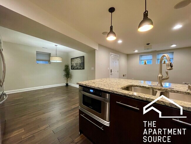 Foto del edificio - 2310 N Leavitt St
