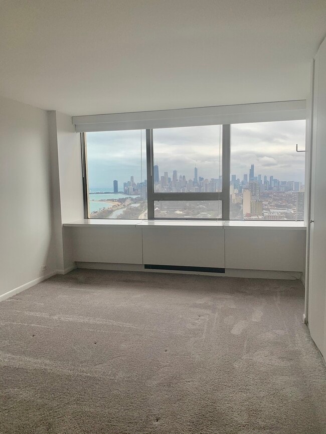 Building Photo - 2800 N Lake Shore Dr