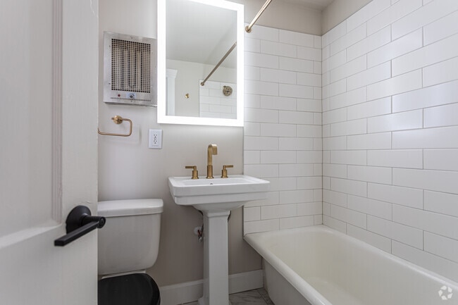 Interior Photo - Bigelow Chapman