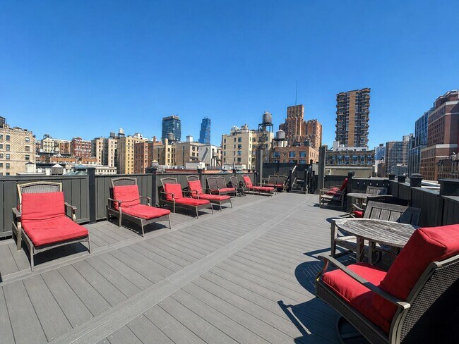 Foto del edificio - 323 W 96th St