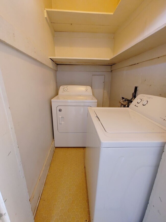 Foto del edificio - Freshly updated 2 bed/1 bath Close to Wexner Medical Center