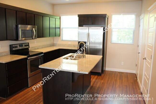 Building Photo - Stunning 2 Bed, 2.5 Bath Kaysville Townhome