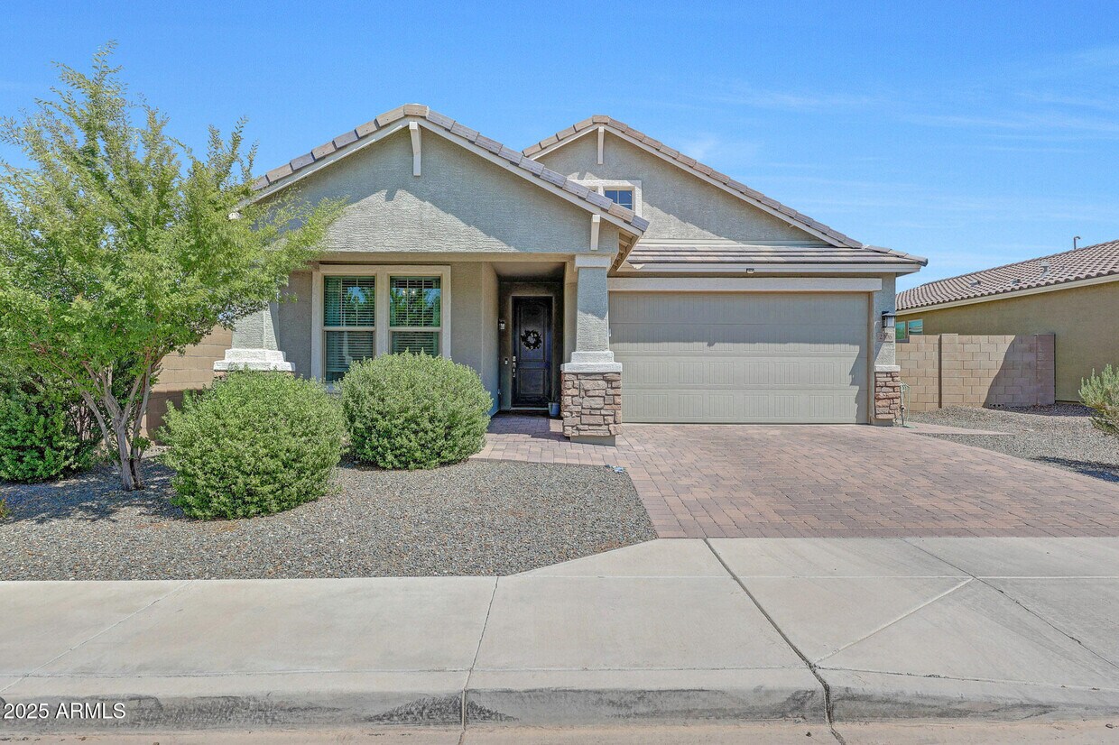 Foto principal - 2306 E Branham Ln