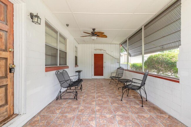 Building Photo - 2/1 plus bonus room in Holly Hill