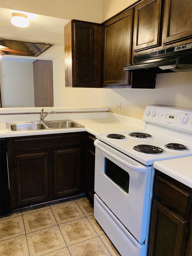 Foto del edificio - 6551 Lyrewood Ln