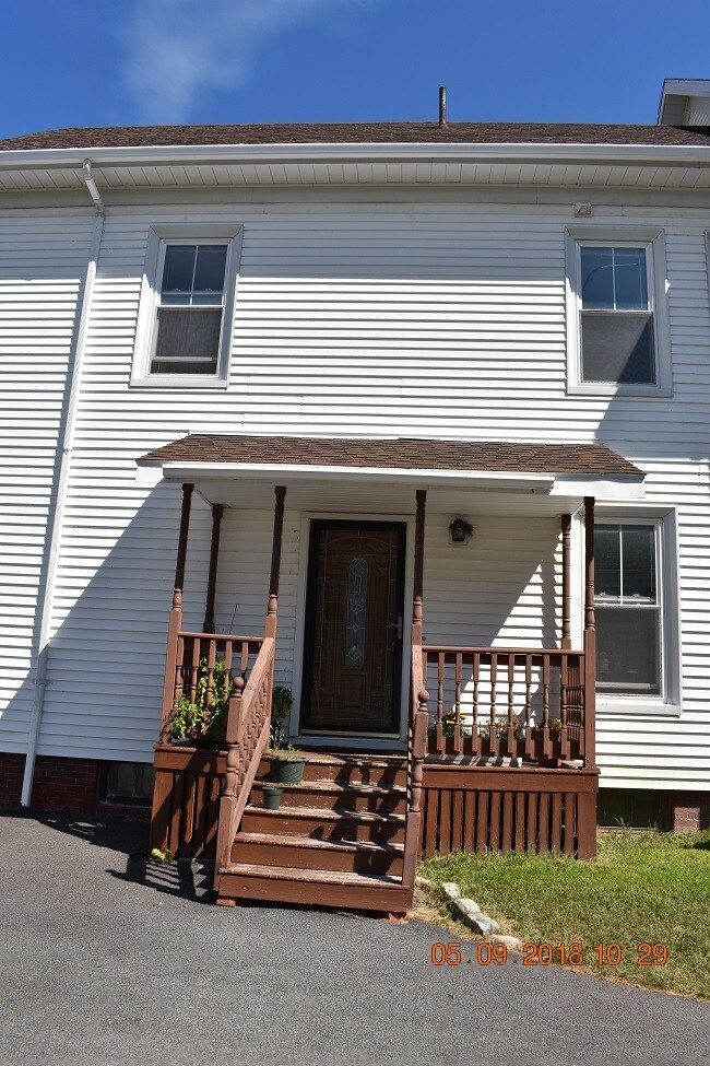 91 Main St Unit 1, Orono, ME 04473 Apartments in Orono, ME