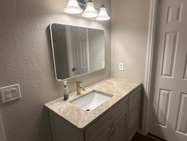 Baño - 1131 N Trudel Pt