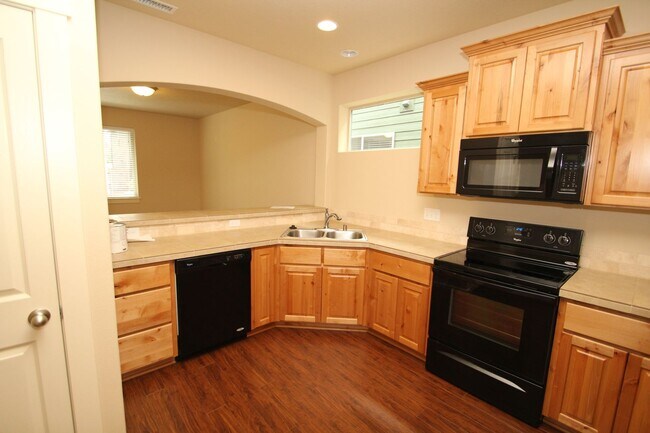 Building Photo - Three bedroom house in Hazel Dell - AC / B...